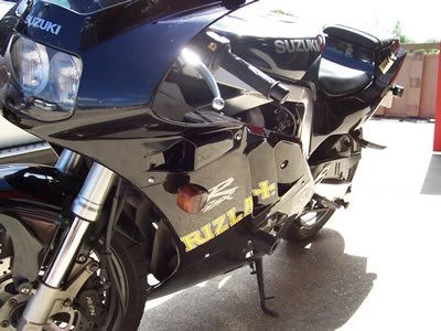 R&G CP0024BL Valdoppen Set Zwart Suzuki GSXR400 90- 3 R&G CP0024BL Valdoppen Set Zwart Suzuki GSXR400 90-